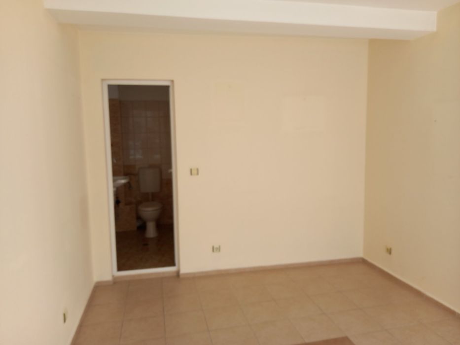 Дава се под наем Офис в Варна, Зимно кино Тракия - 15 кв.м за 179.52 € - Снимка #4