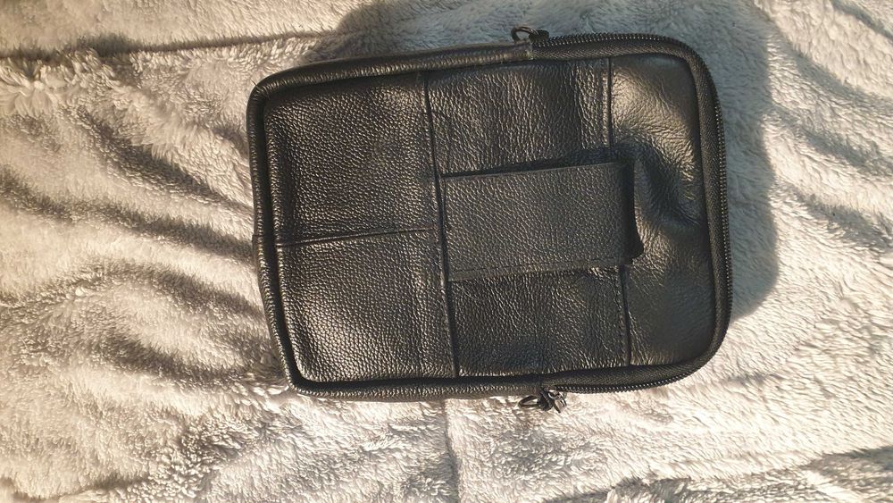 2 бр. кожени чантички за колан