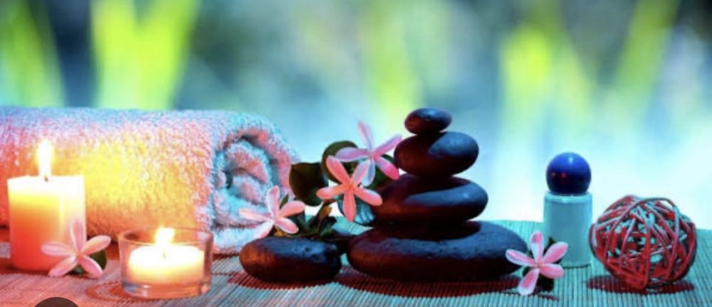 Массажистка одна