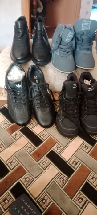 Сезонные сапоги и кроссовки