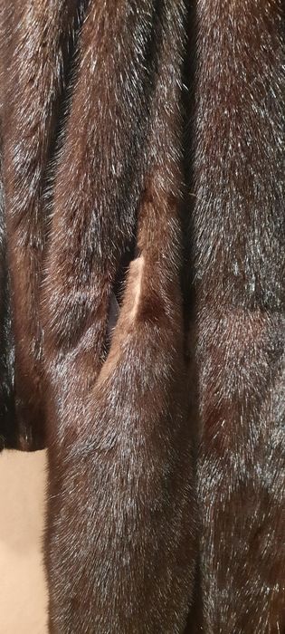 Норковая шубка с капюшоном