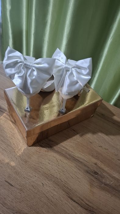 Туфли белые с бантиком