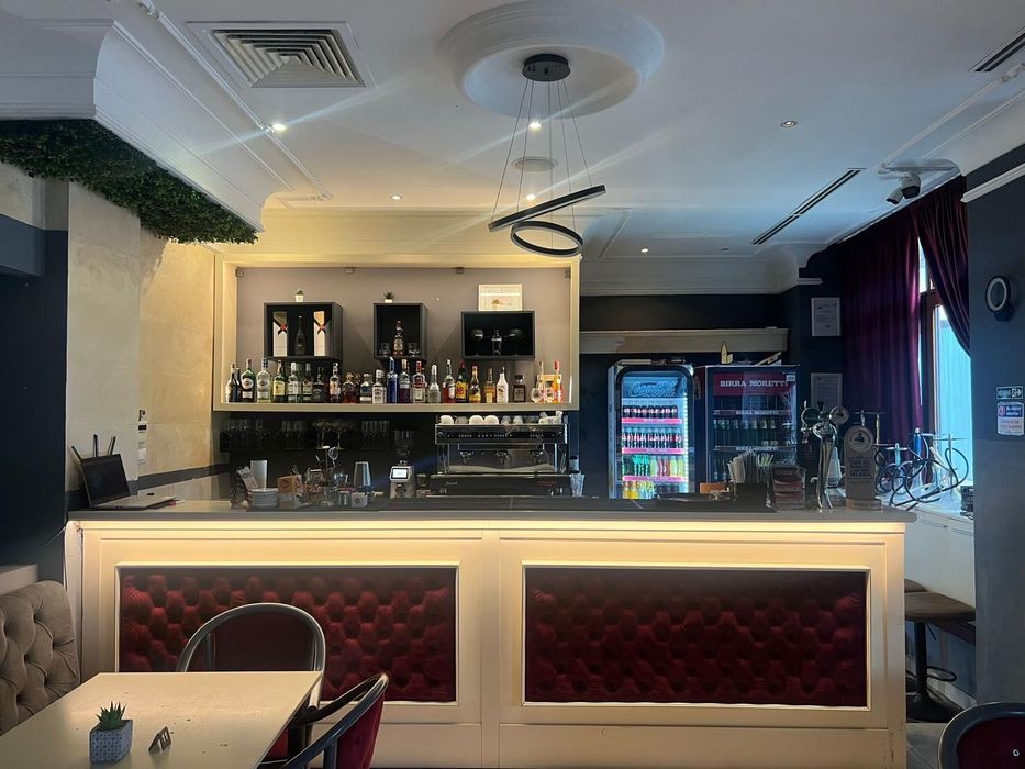 Cafenea pub central Bacau