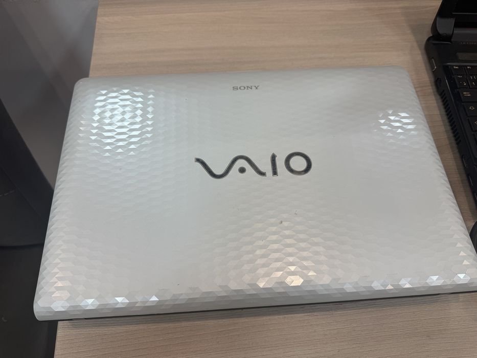 Ноутбук(Sony 2011) Ноутбуки