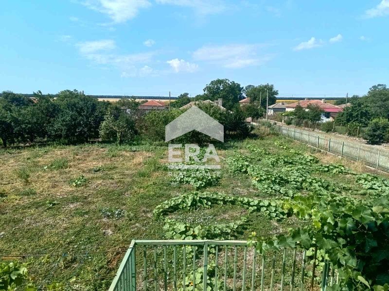 Ексклузивна двуетажна къща за продажба с голям двор,  с. Соколово, обл