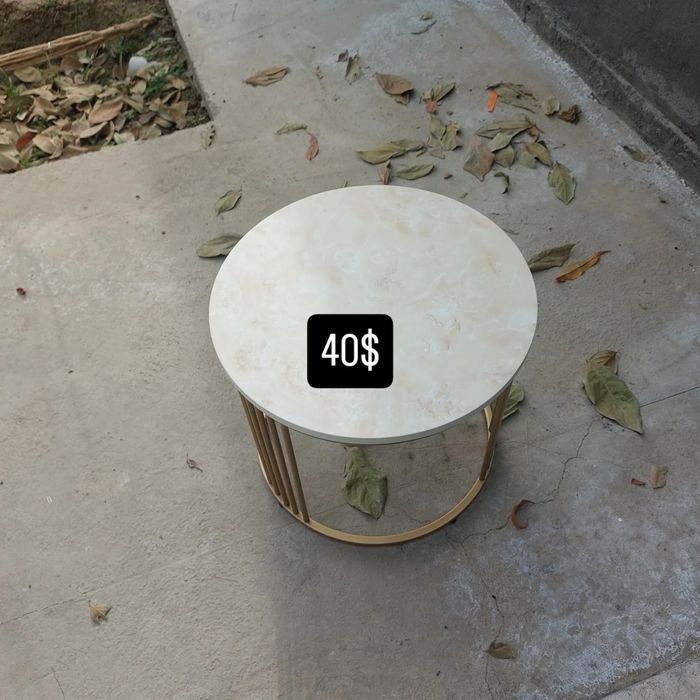 Jurnalniy stol (jurnal, kofe, chaq chuq, gullar, va,x)