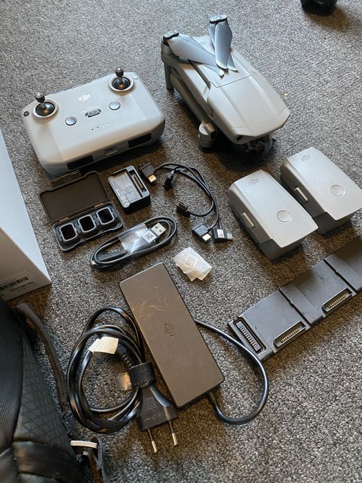 Drona DJI Air 2 Fly More Combo