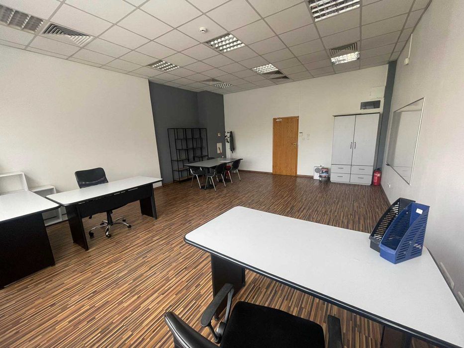 Дава се под наем Офис в София, 7-ми 11-ти километър - 50 кв.м за 990 € - Снимка #2