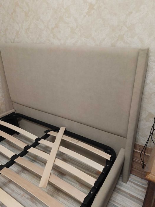 Кровать двухспальная 140*200