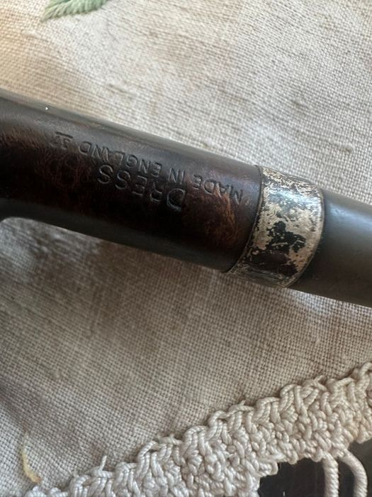 Pipă Dunhill. O bucată.