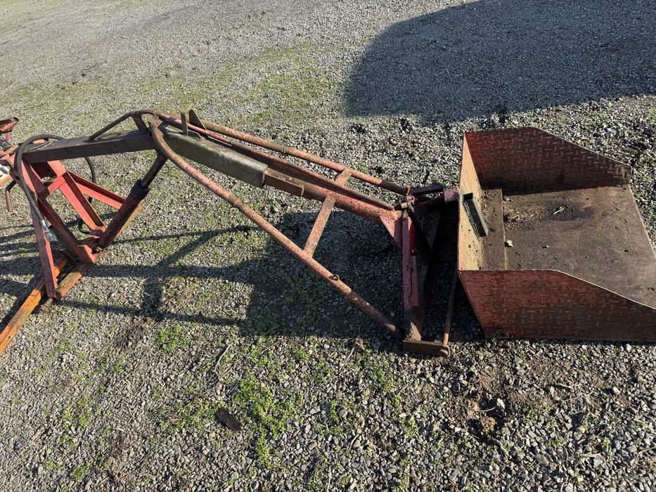 Inacarcator tractor in tiranti