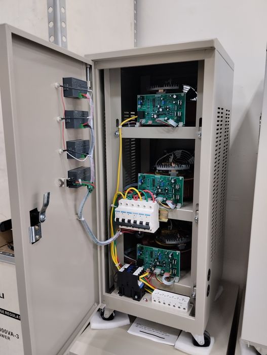 Stabilizator andeli 10-kva 380V стабилизатор андели 10-ква 380В