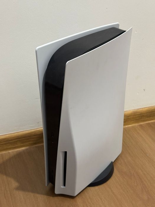 Продам игровую PS 5
