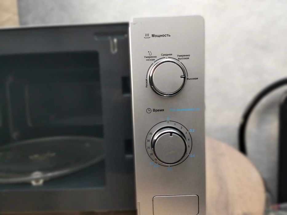 Микроволновка Midea