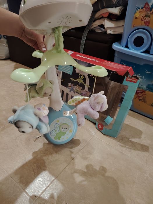 Fisher price музикална въртележка за легло