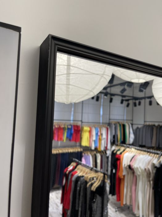 Зеркало с алюминиевой черной рамой