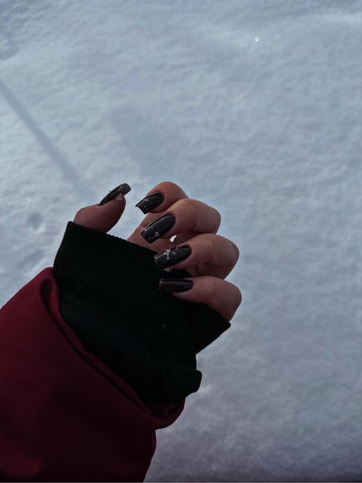 Модель на маникюр