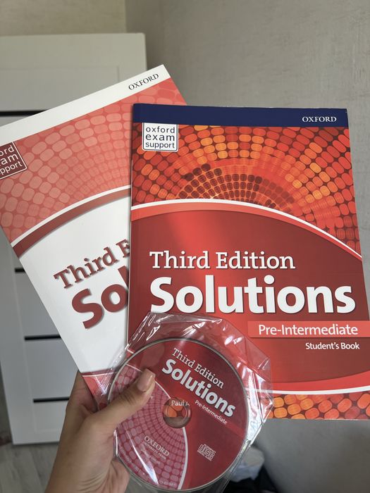 Продам книги английский solutions