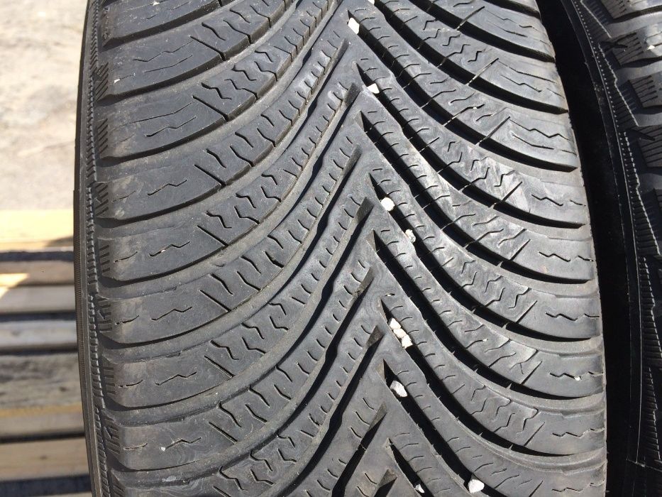 205/60/16 Мишелин ДОТ 2015 г - 6,9 мм