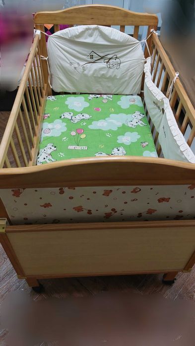 Продается кровать с матрасом