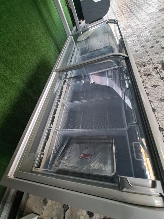 Витринный холодилльник и морозильник