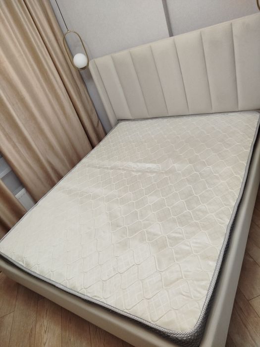 Продам матрац в отличном состоянии