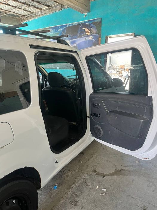 Lada largus reno matur
