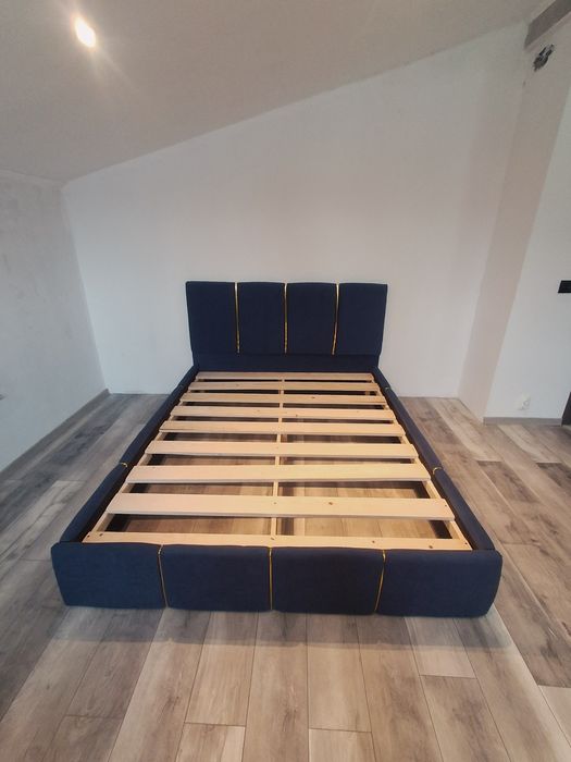 Pat matrimonial tapițat nou!