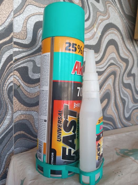 Продаётся клей. Новый.