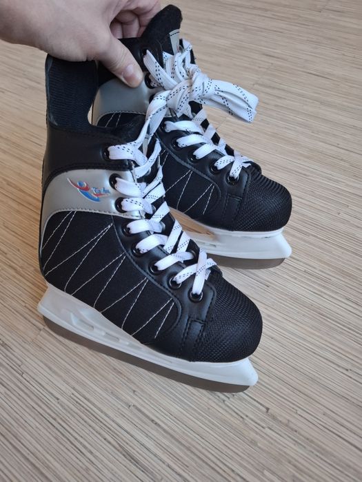 Коньки детские черные