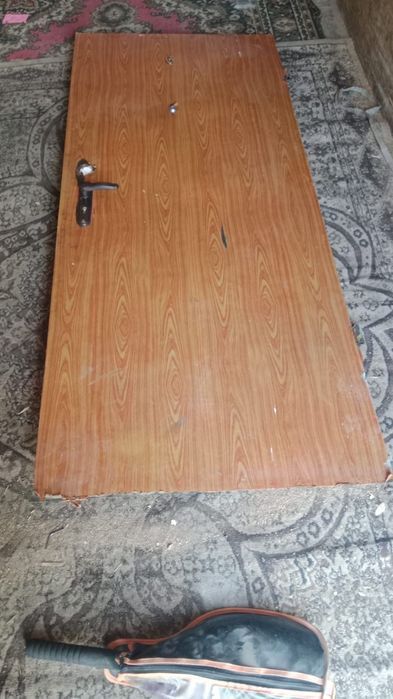 Продам входную дверь