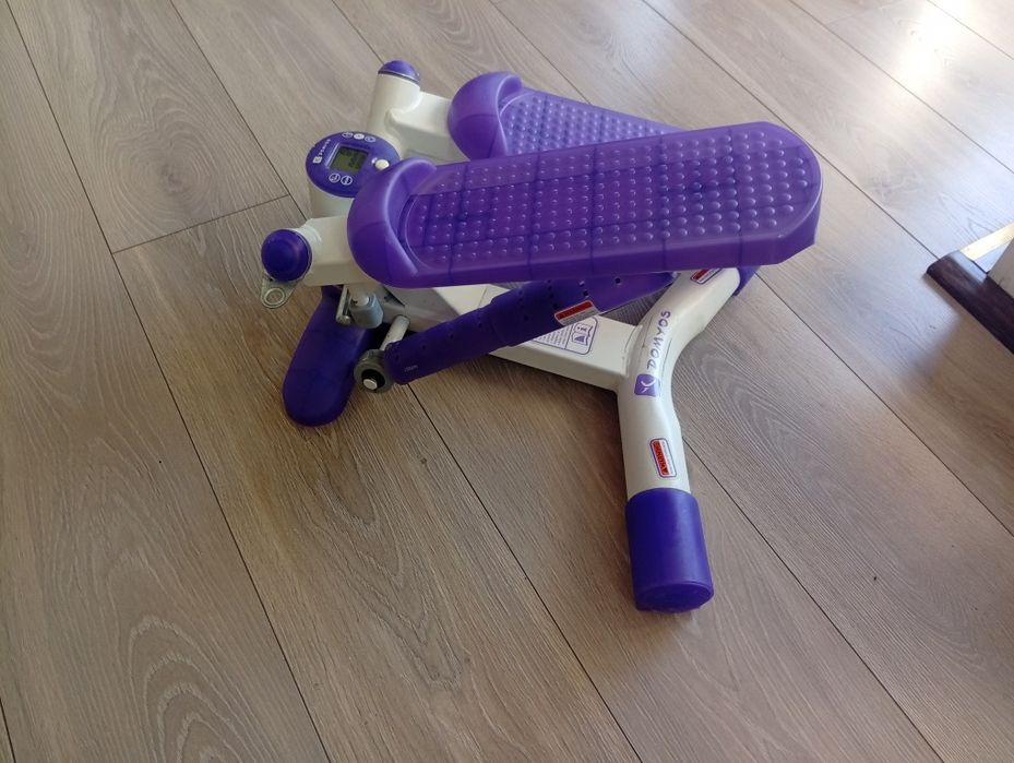 Vând Stepper Domyos ST320