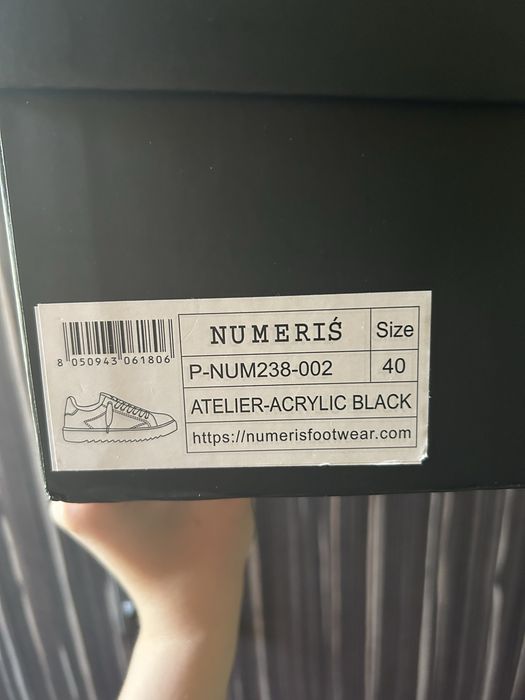 Продам кроссовки Numeris Atelier
