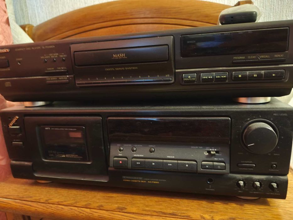 CD проигрыватель Technics и кассетная дека Aiwa