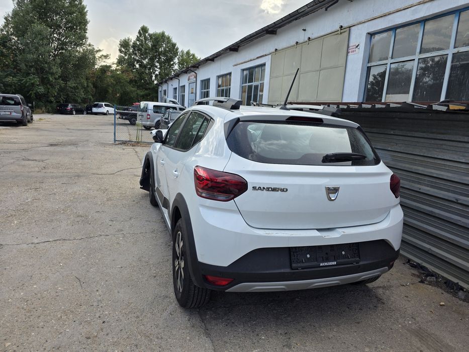 Dacia Sandero stepway 2022 1.0 На части