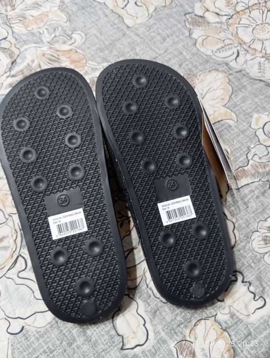 Продам новые сланцы на мальчика