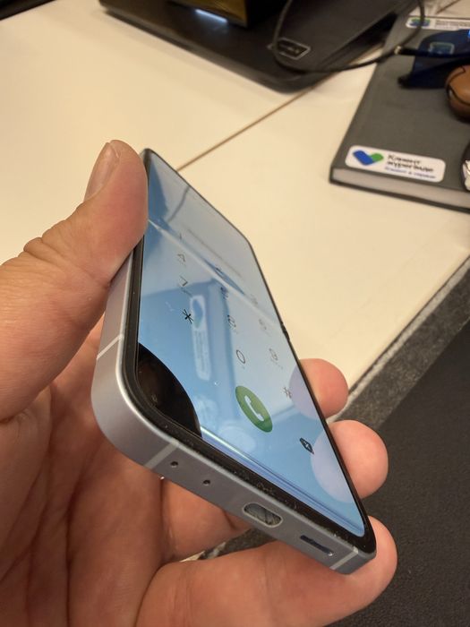 Битый Samsung ZFlip6