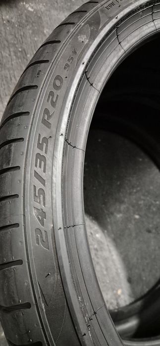 245 35 20 Pirelli Pzero runflat