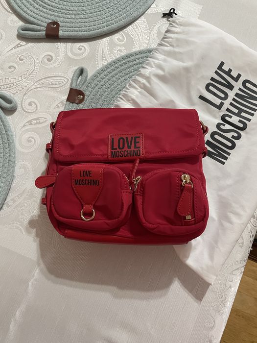 Малка дамска чанта “Moschino”