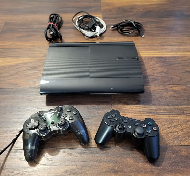PS3 modat, 500 gb + 2 controllere + multe jocuri playstation 3 (GTA 5, Fifa 19, Minecraft, etc)