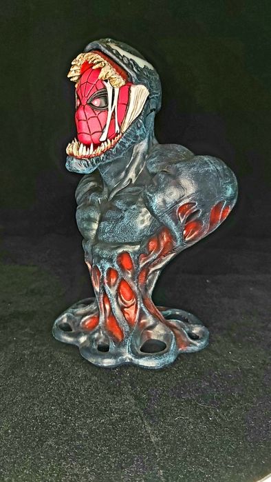 Venom vs Spider-Man Герои Марвел Статуэтка