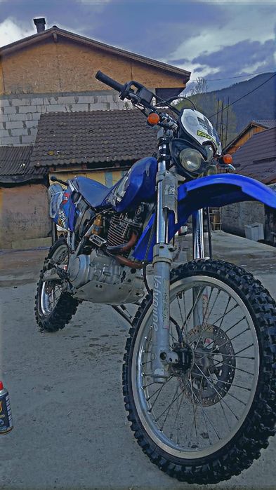 Vând yamaha tt600r