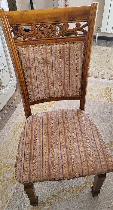 Продаются деревяные стулья