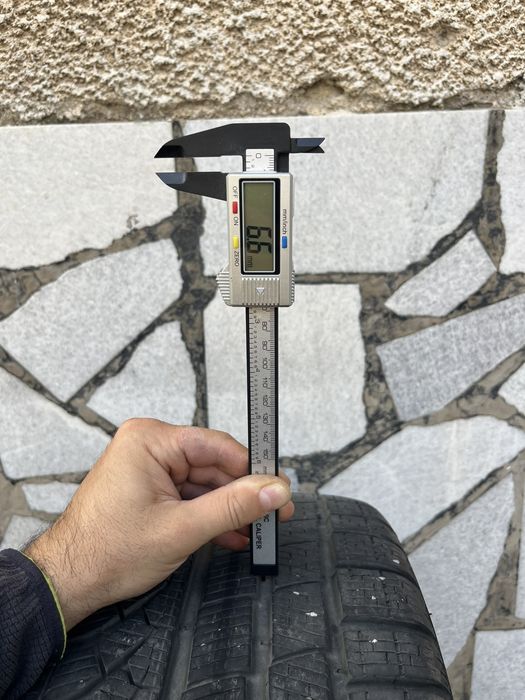 1бр. гума 245/40/19  Pirelli PZERO Winter