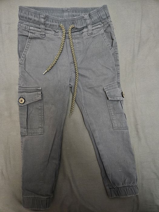 Джинсы,  брюки на мальчика