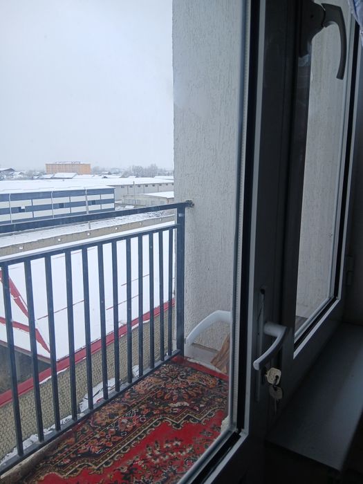 Срочно Бес кридит 2 хоналик 4 этажда квартира сотилади 45 квадрат