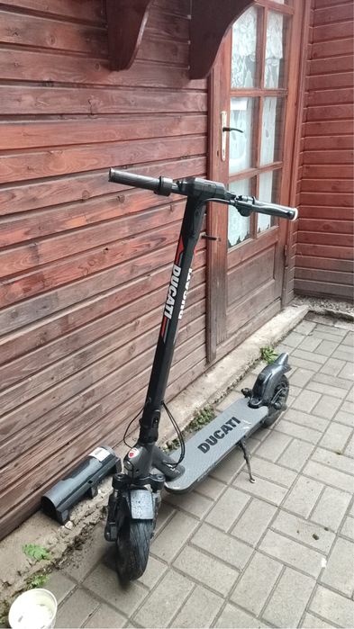 Trotineta ducati