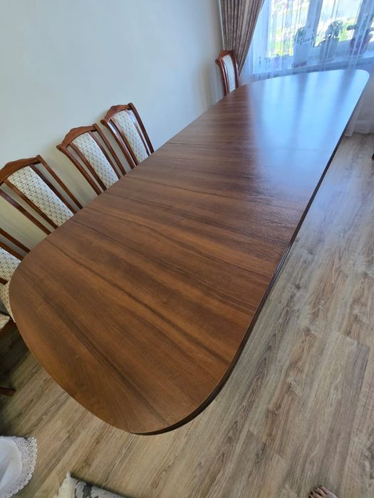 Стол длина 3,5 ,в собранном виде 3 м