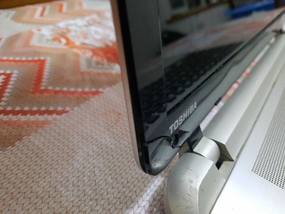 Toshiba noutbuki (Intel Core i7)