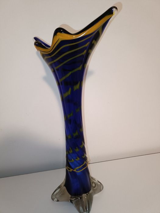 Vaza din sticla murano